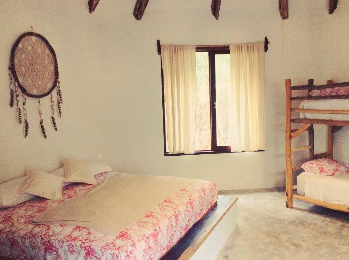 Escarabajo Rojo Bed & Breakfast Tulum Exterior photo